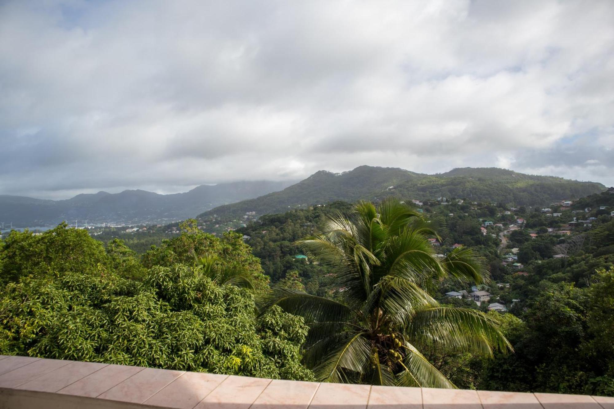 Mountain Apartments Anse Etoile 外观 照片